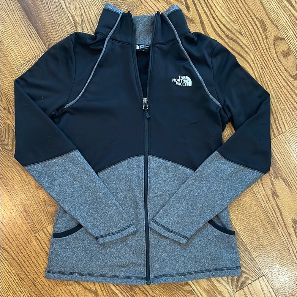 Women’s The North Face Zip Up Jacket/Coat. Size S/P. Excellent Condition.